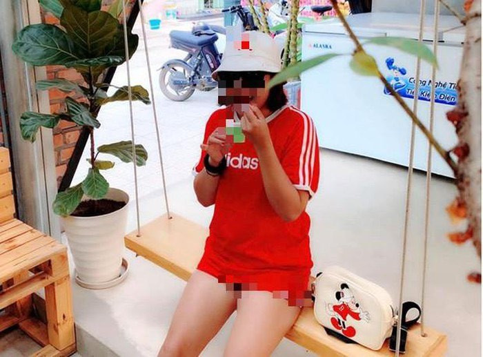 Áo dấu quần có thể khiến các chị em lộ vùng nhạy cảm mà không hề hay biết.