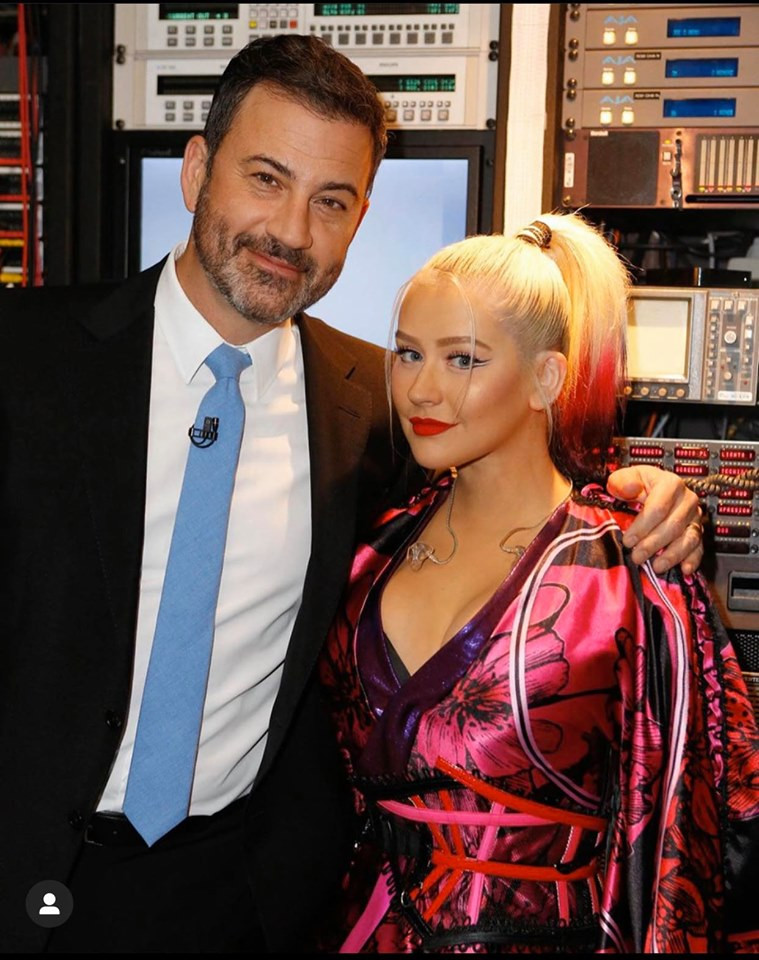 Ưu điểm của kiểu tóc này là giúp gương mặt chủ nhân thon dài hơn, phù hợp với phong cách lạnh lùng, quyền lực.