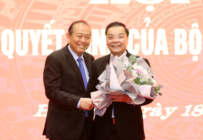 “Tôi nhận thức sâu sắc rằng, để hoàn thành tốt nhiệm vụ được giao, cá nhân tôi phải đặt mình trong tập thể, tổ chức, luôn nỗ lực phấn đấu, cầu thị, đoàn kết cùng tập thể Ban Chấp hành Đảng bộ TP tập trung trí lực xây dựng Đảng bộ TP trong sạch, vững mạnh; khơi nguồn tinh thần lao động sáng tạo, nhiệt huyết và hiệu quả của toàn thể cán bộ công chức, viên chức và nhân dân.