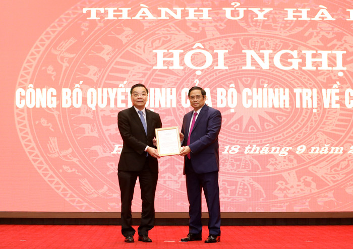 Đồng thời, nỗ lực huy động mọi nguồn lực, phát huy ý chí của Đảng bộ và nhân dân để phát triển kinh tế - xã hội Thủ đô toàn diện và bền vững”, ông Chu Ngọc Anh nói.