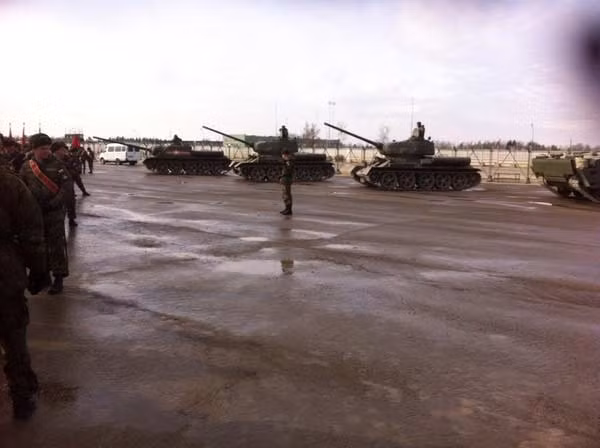 Xe tang, T-34, phao SU-100 se tham du duyet binh 9/5