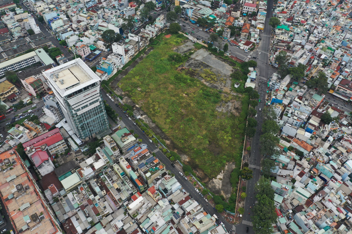 Can canh hon 30.000 m2 