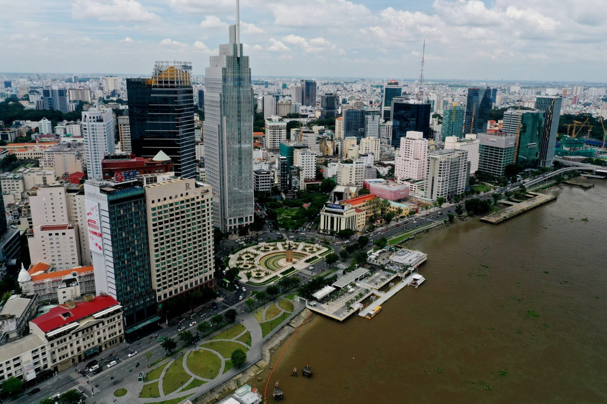 Trước đó, ngày 24/1, TAND Cấp cao tại Hà Nội xử phúc thẩm đã tuyên giao khu đất số 2-4-6 Hai Bà Trưng cho UBND TP HCM xem xét xử lý. Tòa cũng giao UBND TP HCM xem xét yêu cầu của Công ty Quảng trường Mê Linh (tiền thân là Sabeco Pearl) về việc nộp số tiền hơn 2.700 tỷ đồng để tiếp tục triển khai dự án theo hướng không làm ảnh hưởng quyền lợi của Nhà nước, nhưng đảm bảo được quyền lợi của bên liên quan.