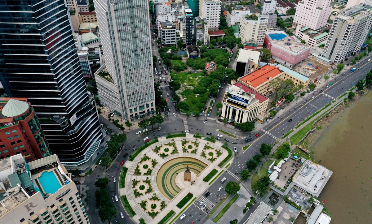 Được biết khu đất 2-4-6 Hai Bà Trưng trước đây được Bộ Tài chính giao cho Sabeco xây dựng trụ sở văn phòng và Trung tâm thương mại dịch vụ văn phòng theo phương án sắp xếp và xử lý nhà đất công. 