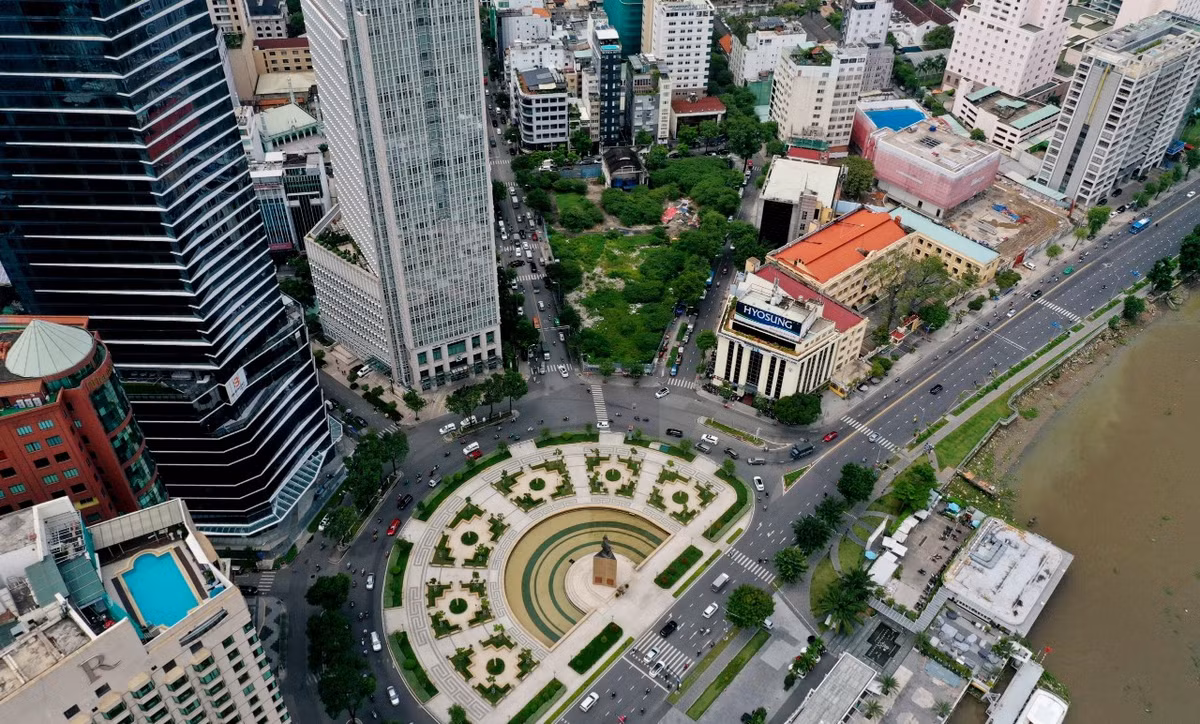 Được biết khu đất 2-4-6 Hai Bà Trưng trước đây được Bộ Tài chính giao cho Sabeco xây dựng trụ sở văn phòng và Trung tâm thương mại dịch vụ văn phòng theo phương án sắp xếp và xử lý nhà đất công. 