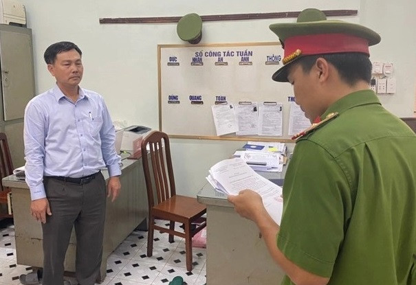 Ông Nguyễn Văn Hồng bị bắt, Tổng Công ty Tín Nghĩa nói gì? Ong Nguyen Van Hong bi bat, Tong Cong ty Tin Nghia noi gi?