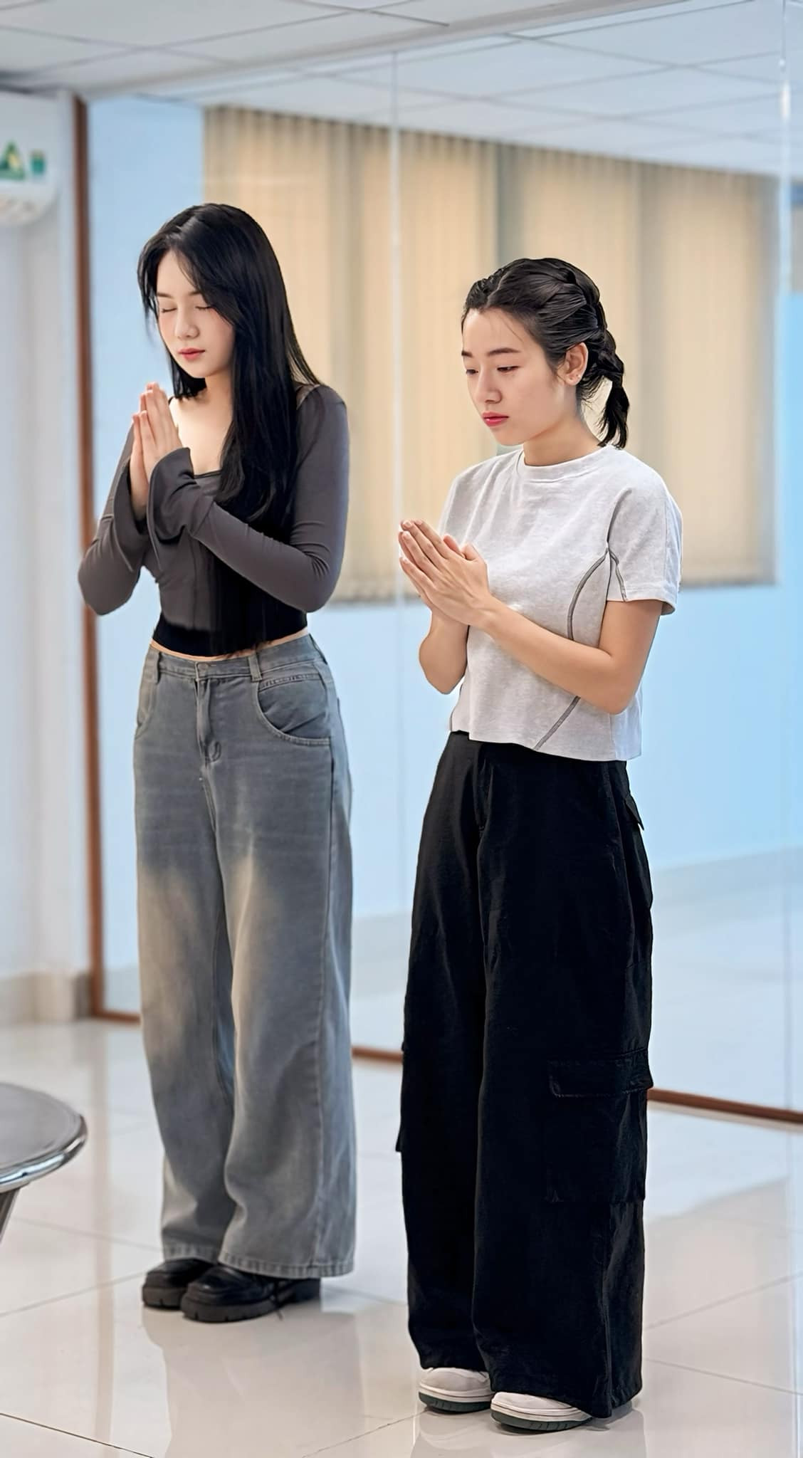 Không chỉ xinh đẹp, Khánh Ngân còn có gu thời trang sành điệu và phong cách tự tin.