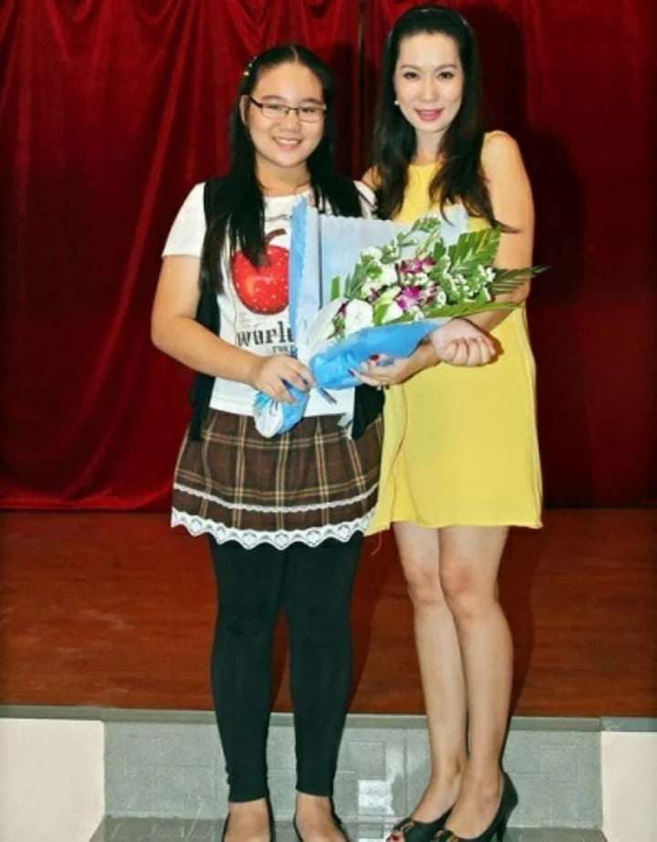 Càng lớn, Khánh Ngân đã có sự "lột xác" về diện mạo.