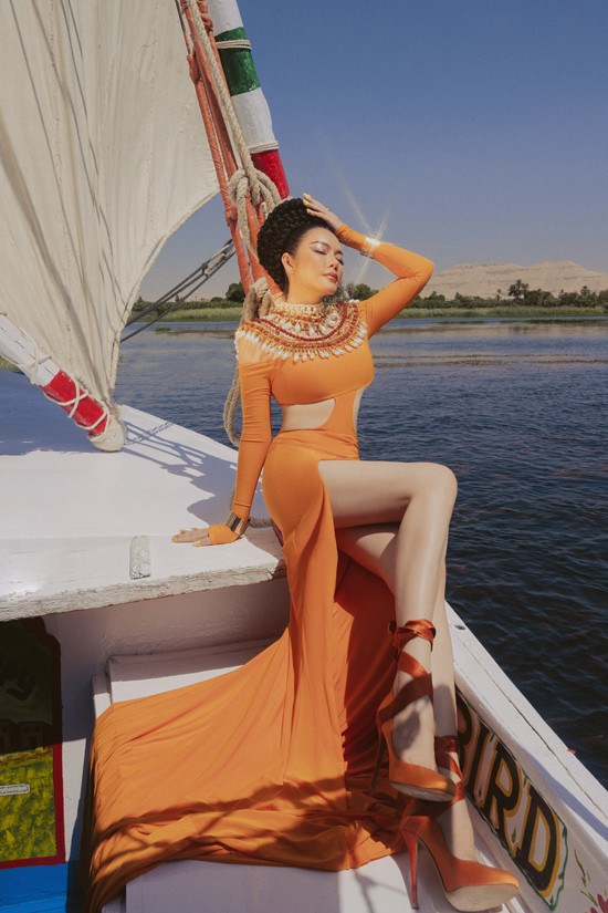 Trước đó, Lý Nhã Kỳ từng chi một tỷ đồng chụp ảnh ở Ai Cập mừng sinh nhật tuổi 40. Ảnh: FB Ly Nha Ky