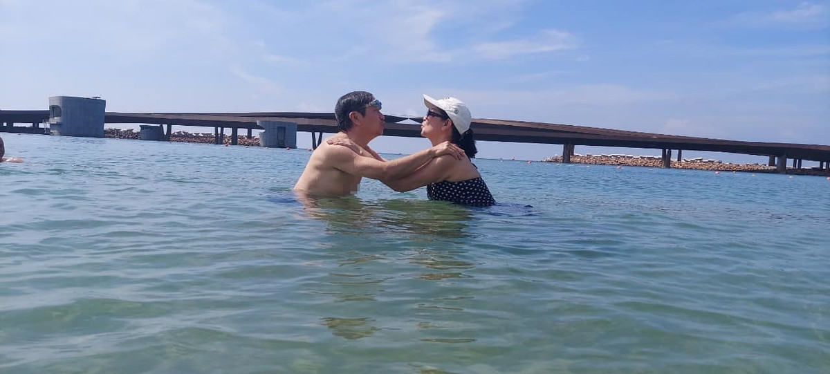 Nghệ sĩ Minh Phương từng không ít lần chia sẻ trên truyền thông rằng, bà có một gia đình hạnh phúc khi được chồng thương yêu, tôn trọng và con cháu hiếu thảo.