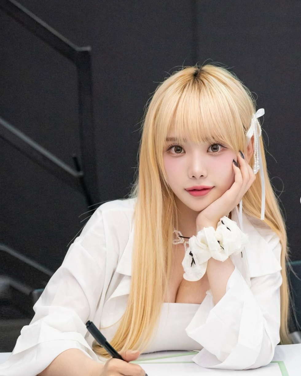 Tuy nhiên, cũng có không ít người hâm mộ dành lời khen ngợi cho sự tự tin và cá tính của cô nàng.