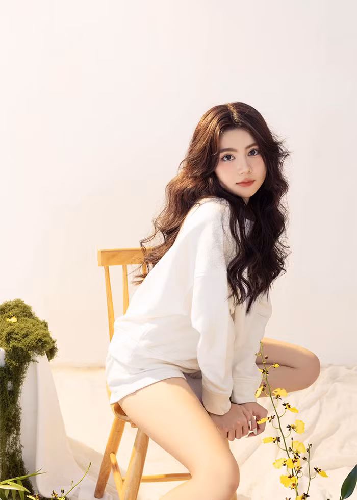 Càng lớn Hạt Dẻ càng trổ mã xinh đẹp và duyên dáng. Mới 16 tuổi nhưng Thảo Ngọc đã cao 1m70.