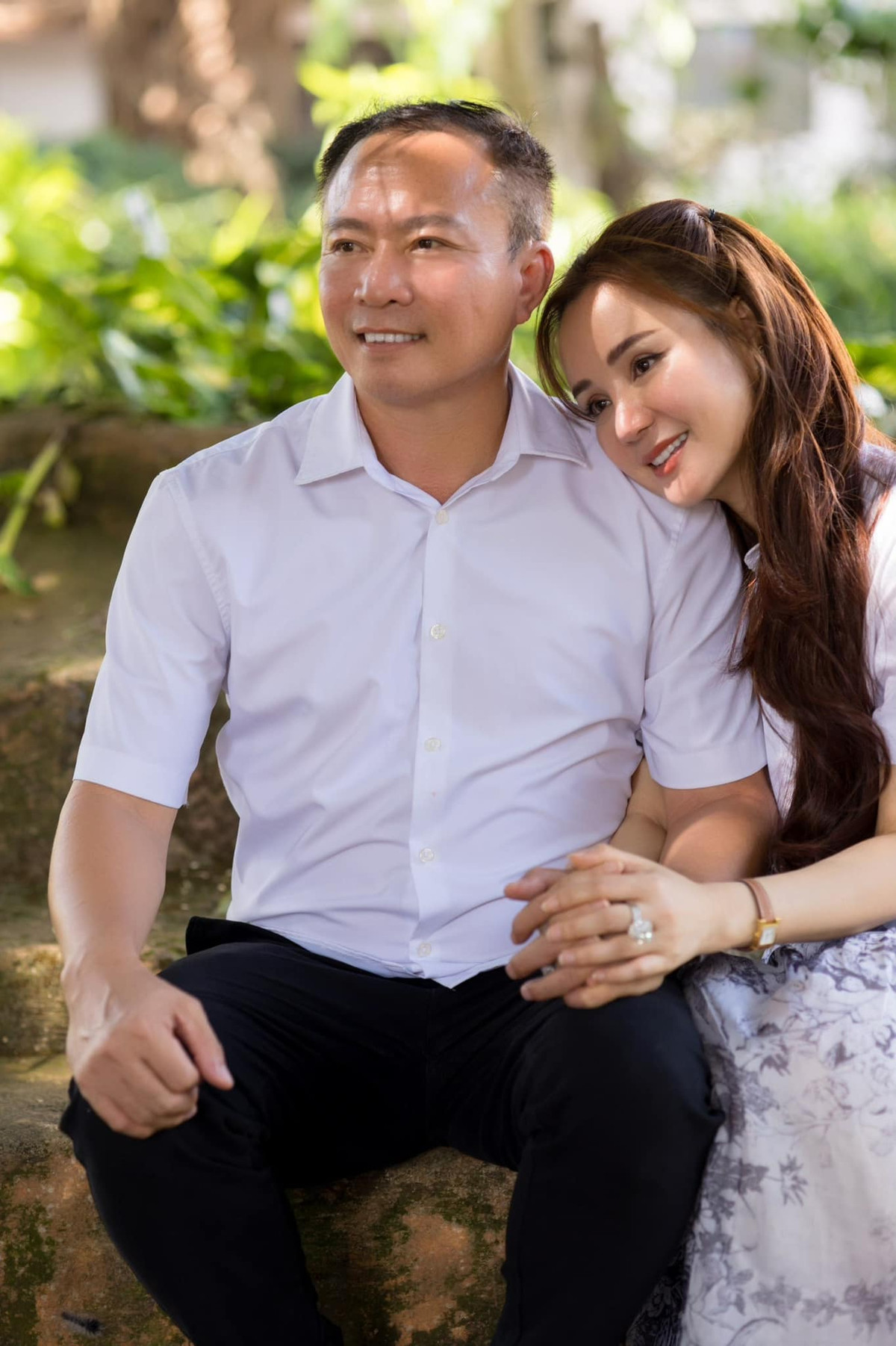 Giọng ca "Đồng xanh" dường như đã lấy lại nhịp sống bình yên sau sóng gió. Ảnh: FBNV