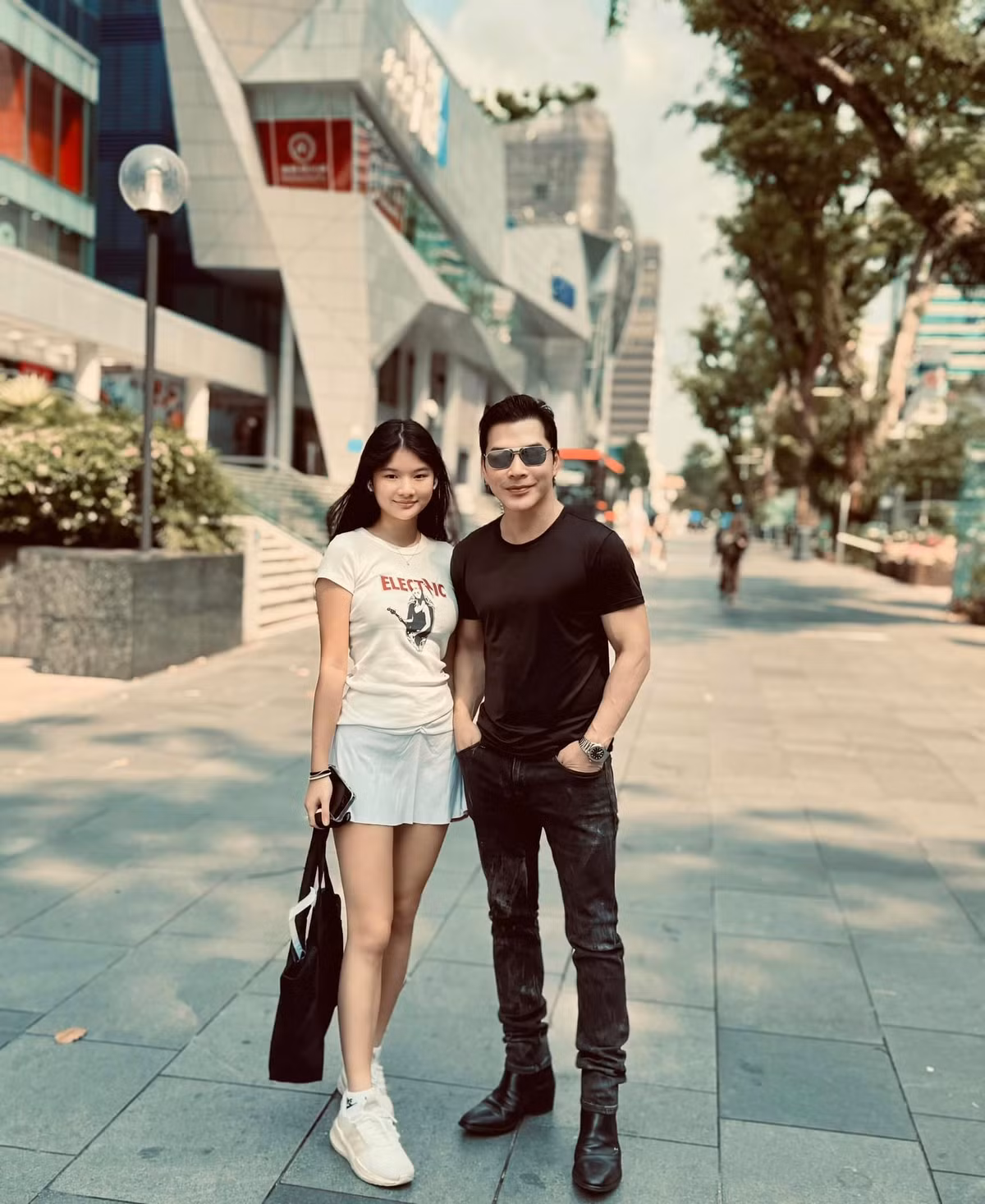 Bảo Tiên từng được yêu mến bởi vẻ ngoài dễ thương, đáng yêu. Tuy nhiên, trong những hình ảnh gần đây, Bảo Tiên đã khiến nhiều người không khỏi ngỡ ngàng trước sự thăng hạng về nhan sắc. Ảnh: FB Tran Bao Son