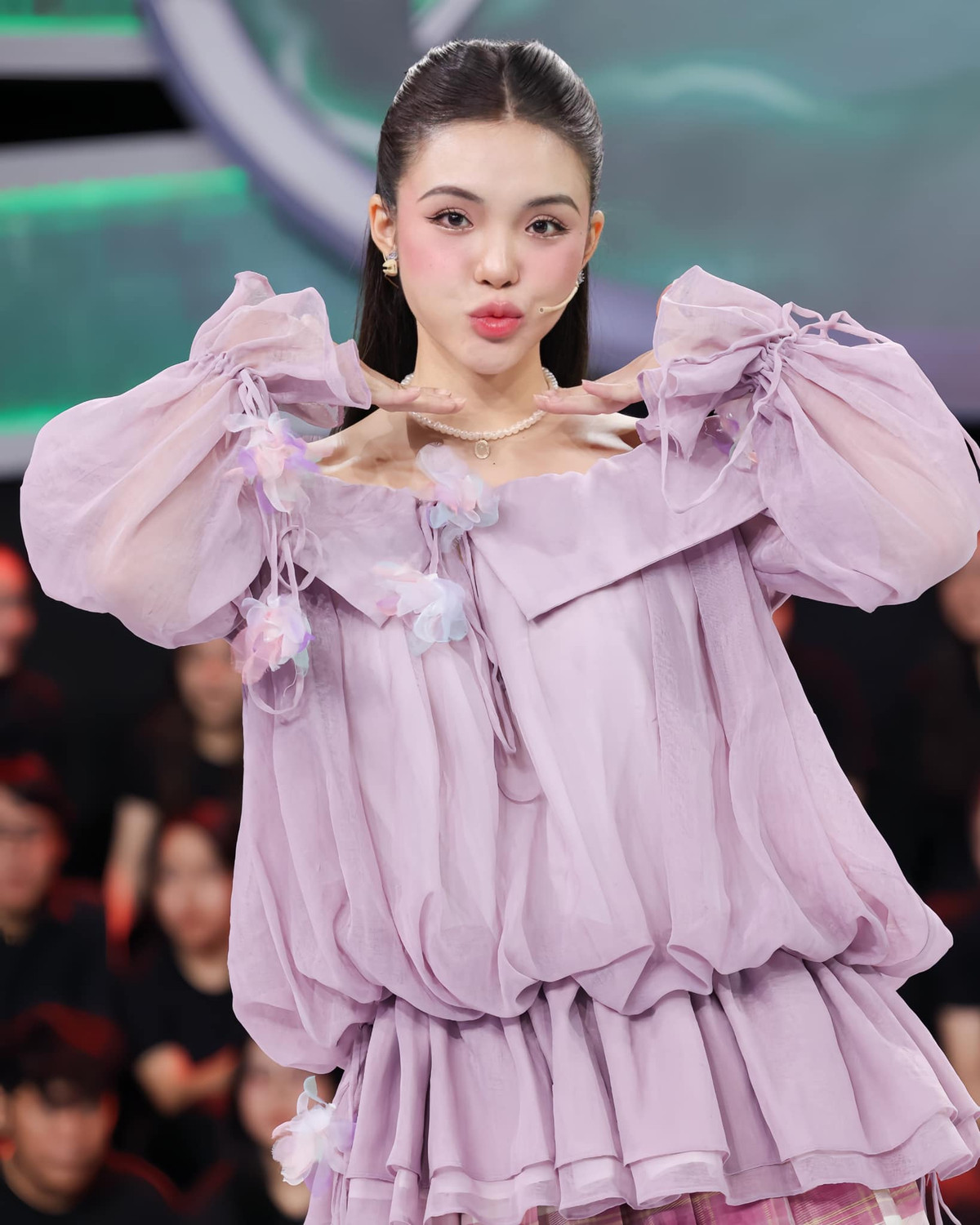 Nhật Hạ cũng liên tục gây ấn tượng bởi nhan sắc ngày càng trẻ trung, thăng hạng sau khi sinh con. Ảnh: FB Nhật Hạ