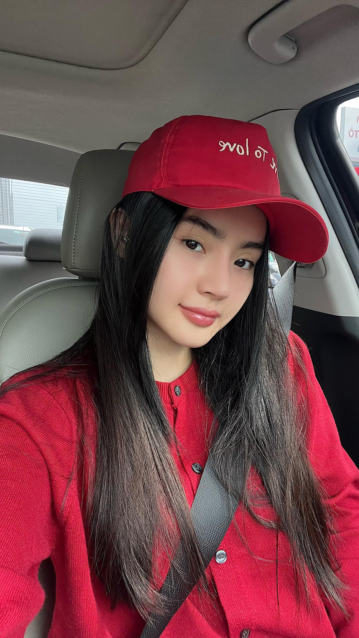 Thời điểm hiện tại, Phương Trang đã bước vào độ tuổi 28 và thay đổi hình tượng hoàn toàn so với thời điểm mới lớn - cô gái với phong cách ăn mặc phản cảm. Ảnh: FB Lê Ngọc Phương Trang