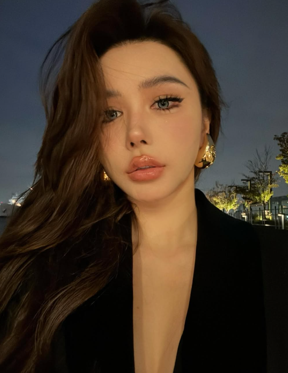 Yuan Yuan là hot girl nổi tiếng đến từ Thượng Hải (Trung Quốc).