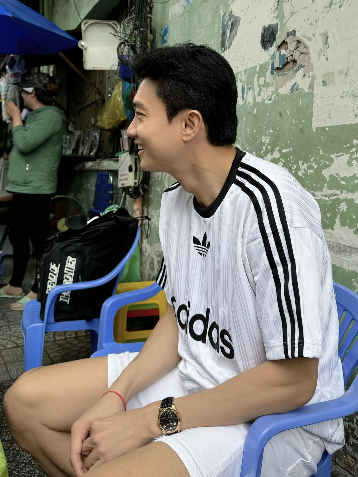 Diễn viên Quốc Trường điển trai trong bộ đồ thể thao.