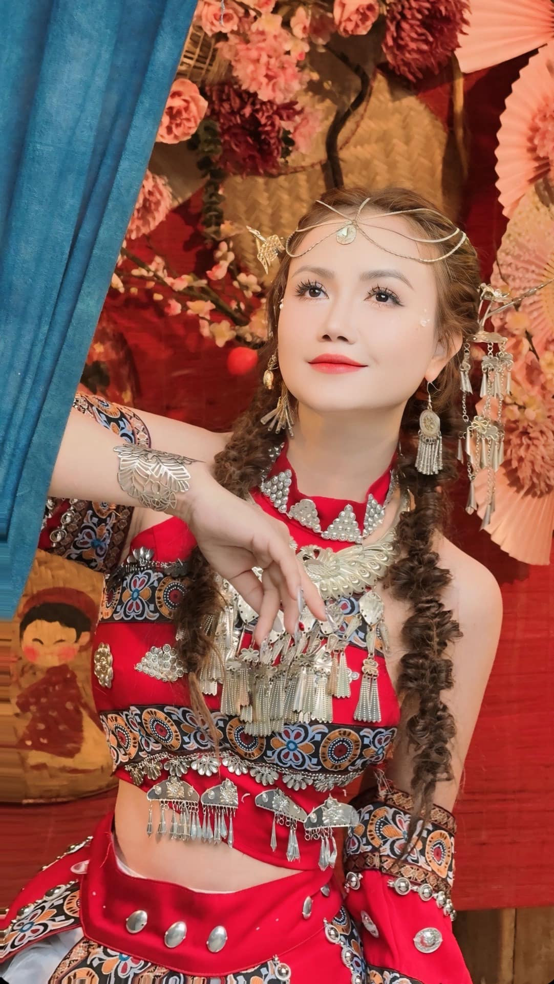 Diễn viên Hoàng Yến cho biết đã tới tuổi cặp kê, ra ngóng vào trông nhưng chẳng có ai hẹn hò. Ảnh: FB Đào Hoàng Yến