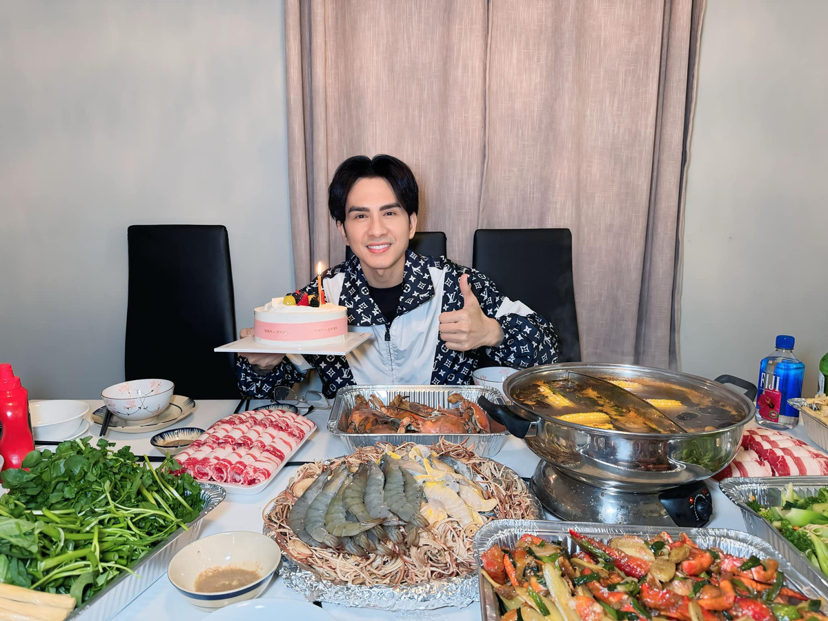 Đan Trường đón sinh nhật. Ảnh: FB Dan Truong Pham