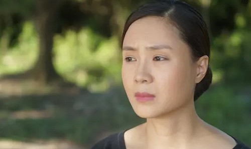 Hồng Diễm hóa thân thành bà Dung, người phụ nữ trung tuổi trong phim "Cả một đời ân oán" phần 2 năm 2017. (Ảnh: VTV)