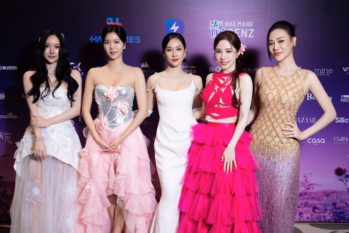 Bước nhảy hoàn vũ là chương trình truyền hình thực tế về khiêu vũ, lên sóng lần đầu vào năm 2010. Sau 8 năm ngưng sản xuất, chương trình chính thức trở lại với phiên bản mới. Các nghệ sĩ, người đẹp được công bố tham dự chương trình năm nay gồm: Phương Oanh, Trương Quỳnh Anh, Phạm Lịch, Quỳnh Nga, Lê Hoàng Phương, Ngọc Hằng, Emma Lê, Lee Hooyeon, ca sĩ Shinju...