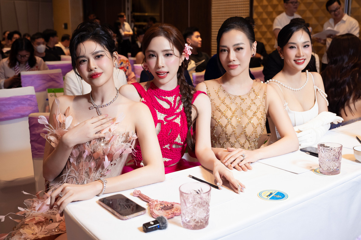 Đại diện nhà sản xuất Bước nhảy hoàn vũ cho biết, chương trình sẽ trở lại với diện mạo mới, từ hình thức đến nội dung. Theo đó, ban tổ chức nâng cao yếu tố kịch tính cho chương trình bằng việc loại thí sinh và thay thế người mới.