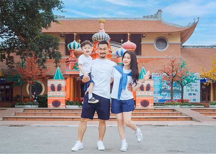 Vo dep con xinh ngoai doi cua Tuan Tu - Duy Hung 