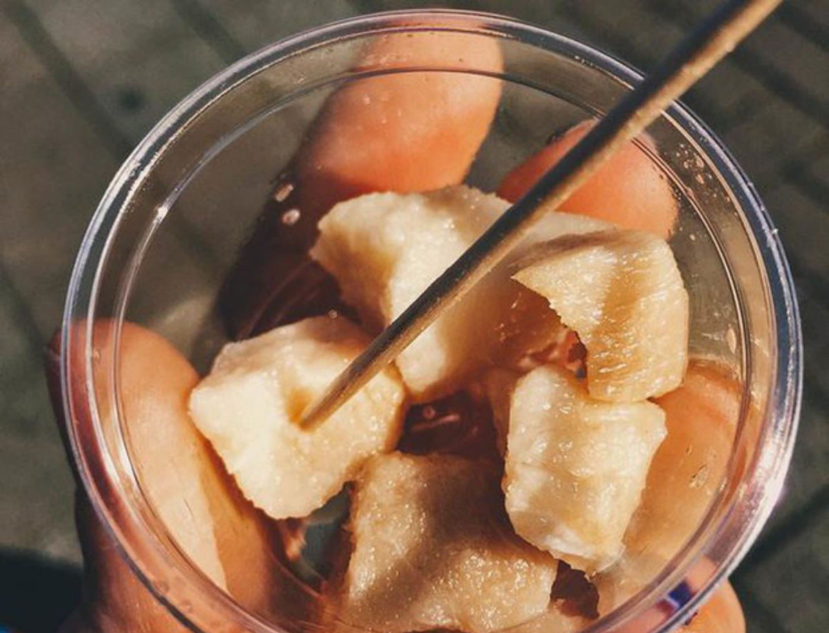 Món ăn này thường được phục vụ trong các lễ hội truyền thống và được xem như một thử thách đối với du khách. Vào bữa tối Þorrablót - nghi thức để người dân Iceland cầu xin thần Thor phù hộ cho thời tiết tốt, món cá mập thối sẽ trở thành một phần không thể thiếu. Ảnh: Nhịp sống Việt