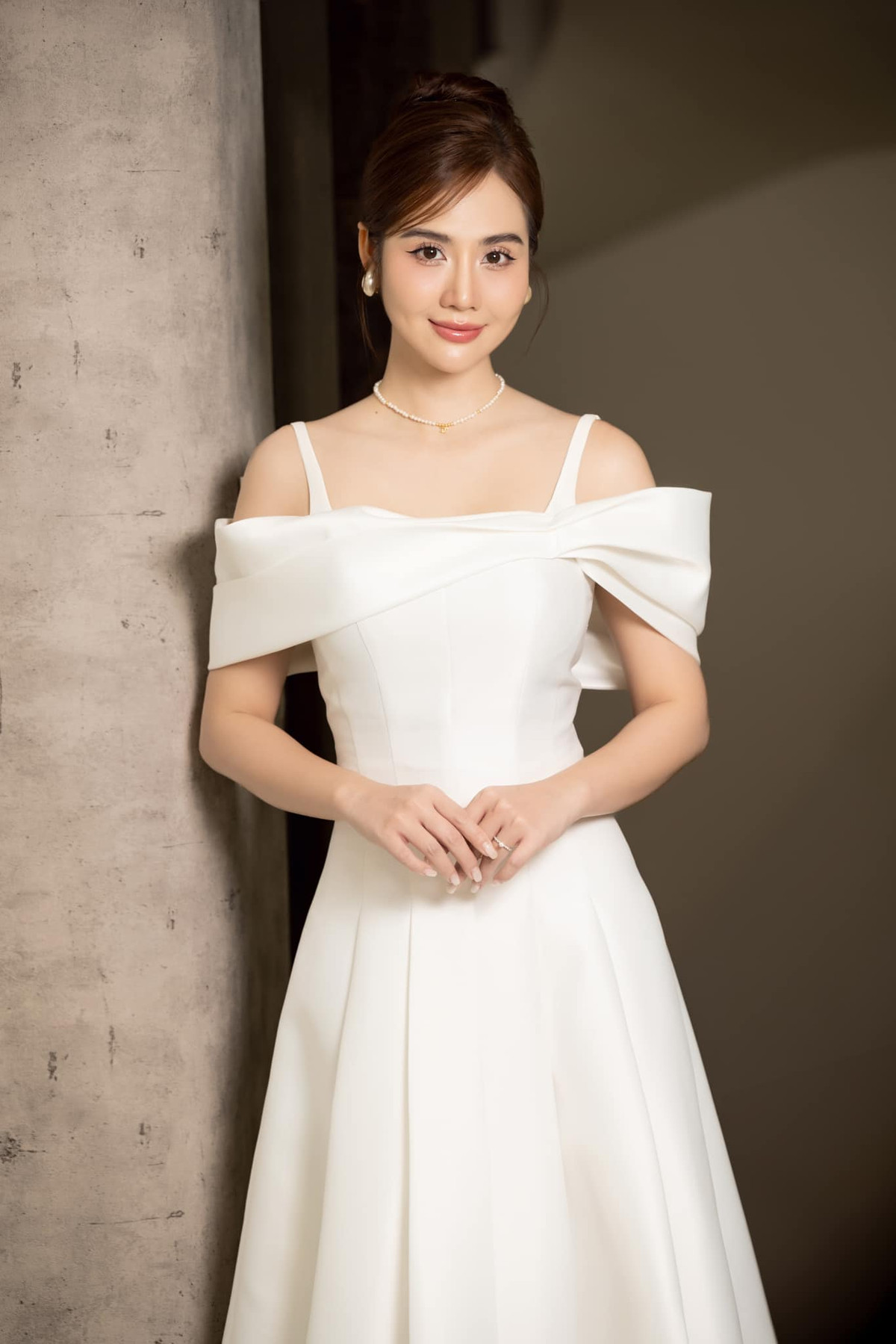 Sau thành công của "Bộ tứ 10A8", cô liên tục xuất hiện trong các bộ phim truyền hình và được khán giả yêu mến bởi vẻ đẹp dịu dàng, lối diễn xuất tự nhiên. Ảnh: FB Phan Minh Huyền