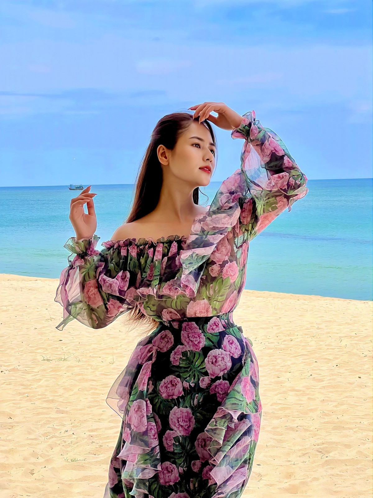 Mỹ nhân phim VTV được nhận xét có phần xinh đẹp và đầy sức sống hơn cả trên truyền hình. Ảnh: FB Vũ Việt Hoa