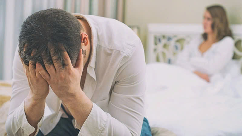  Tần suất quan hệ quá ít: Khi lâu ngày không quan hệ, nhu cầu của bạn chắc chắn sẽ cao hơn. Chính vì điều này khiến bạn vồ vập hơn khi ở bên cạnh bạn tình, dẫn tới khó kiểm soát trong cuộc yêu và xuất tinh nhanh. Ảnh minh họa