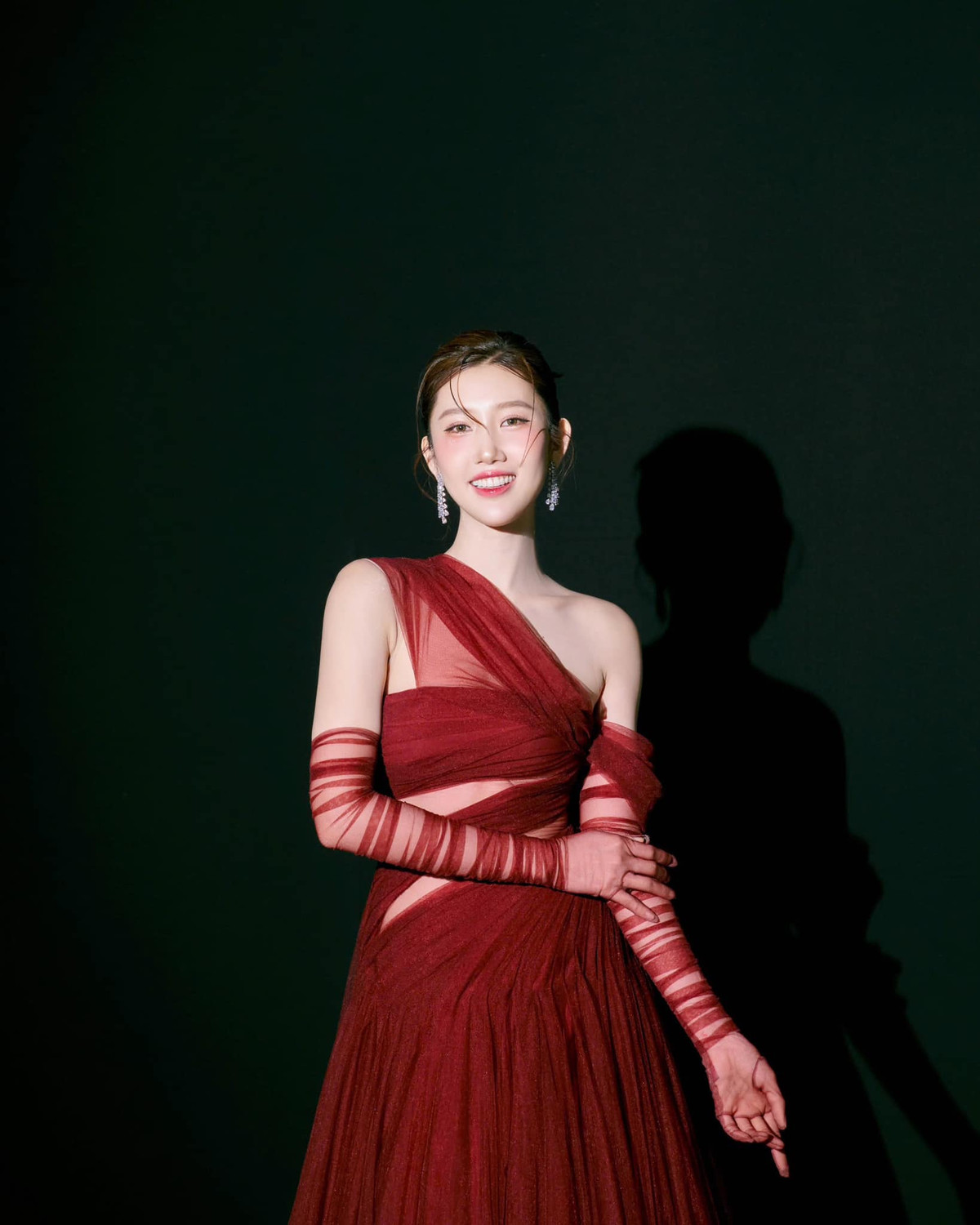 Khán giả không tiếc lời khen ngợi cho Thúy Ngân, đặc biệt từ khi giảm cân người đẹp Cai Lậy ngày càng thăng hạng sắc vóc. Ảnh: FB Lê Huỳnh Thuý Ngân