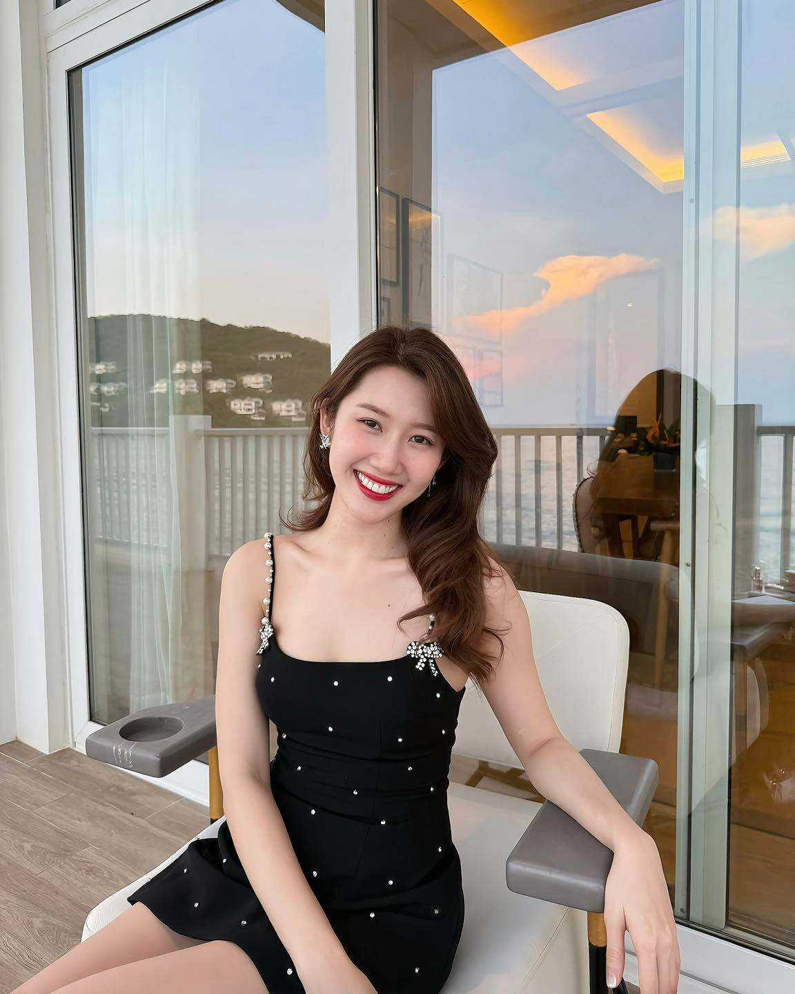 Không chỉ sở hữu gương mặt xinh đẹp, Thúy Ngân còn có vóc dáng chuẩn chỉnh với số đo ba vòng hoàn hảo. Ảnh: FB Lê Huỳnh Thuý Ngân