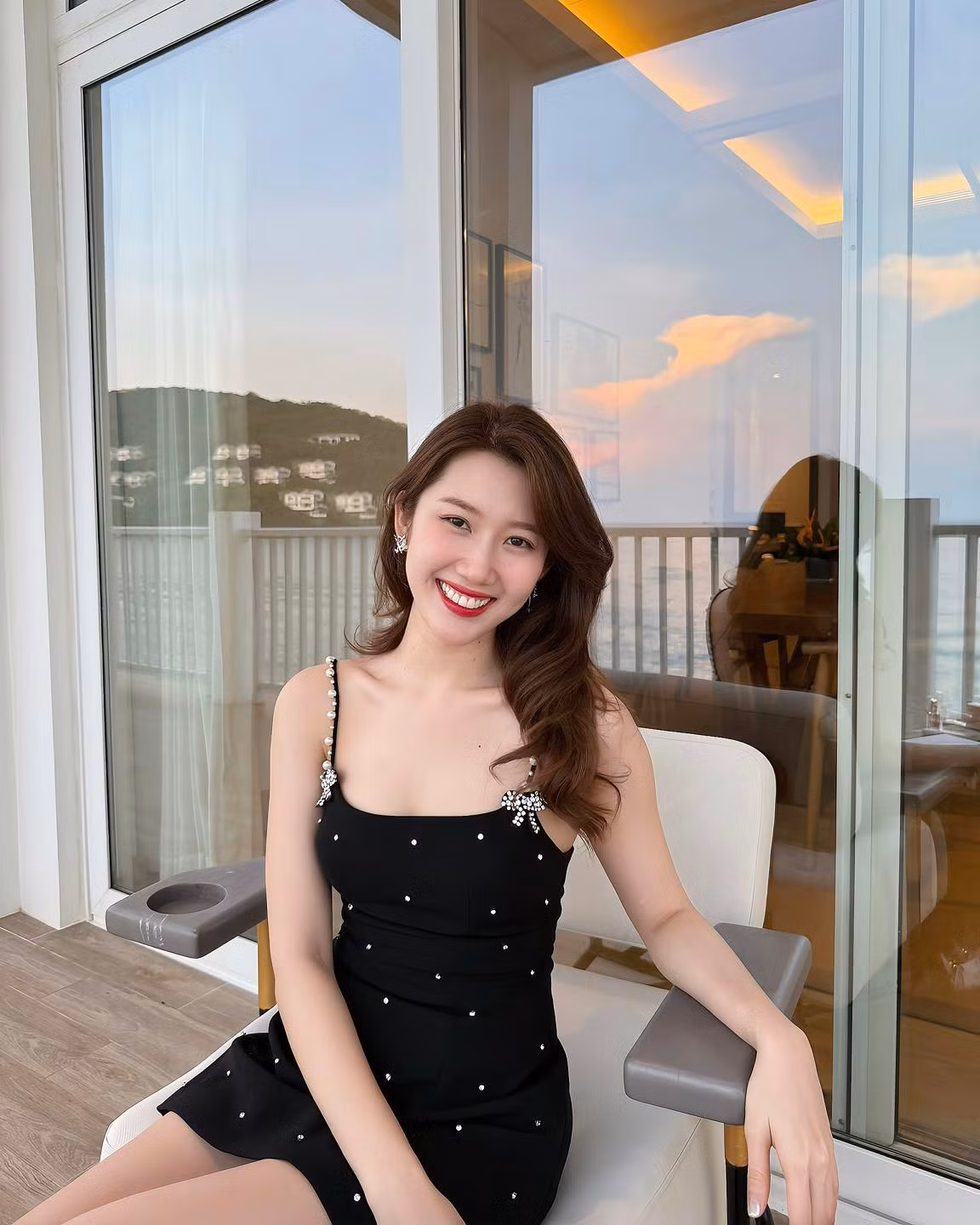 Không chỉ sở hữu gương mặt xinh đẹp, Thúy Ngân còn có vóc dáng chuẩn chỉnh với số đo ba vòng hoàn hảo. Ảnh: FB Lê Huỳnh Thuý Ngân