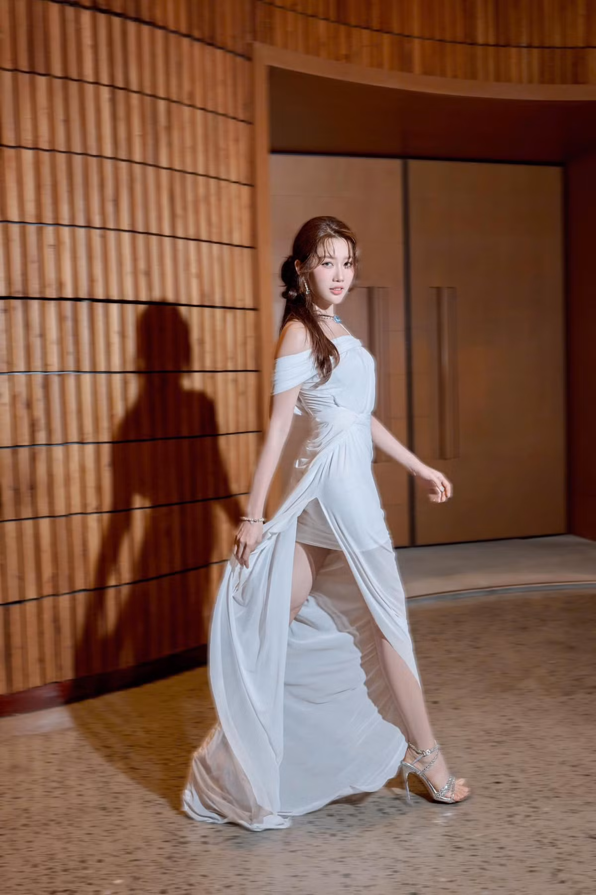 Vẻ đẹp của cô được đánh giá là hài hòa, thanh thoát, mang đậm nét Á Đông. Ảnh: FB Lê Huỳnh Thuý Ngân
