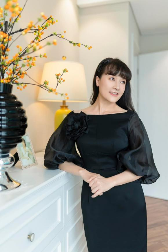 NS Vân Dung chiêm nghiệm: "Cuộc sống giống như một cuốn kịch bản phim. Một vài chương khá buồn, một số chương hạnh phúc và một số chương rất thú vị. Nhưng nếu bạn chưa bao giờ lật thử một trang, bạn sẽ không bao giờ biết được những gì ở chương tiếp theo đang đón chờ mình!".