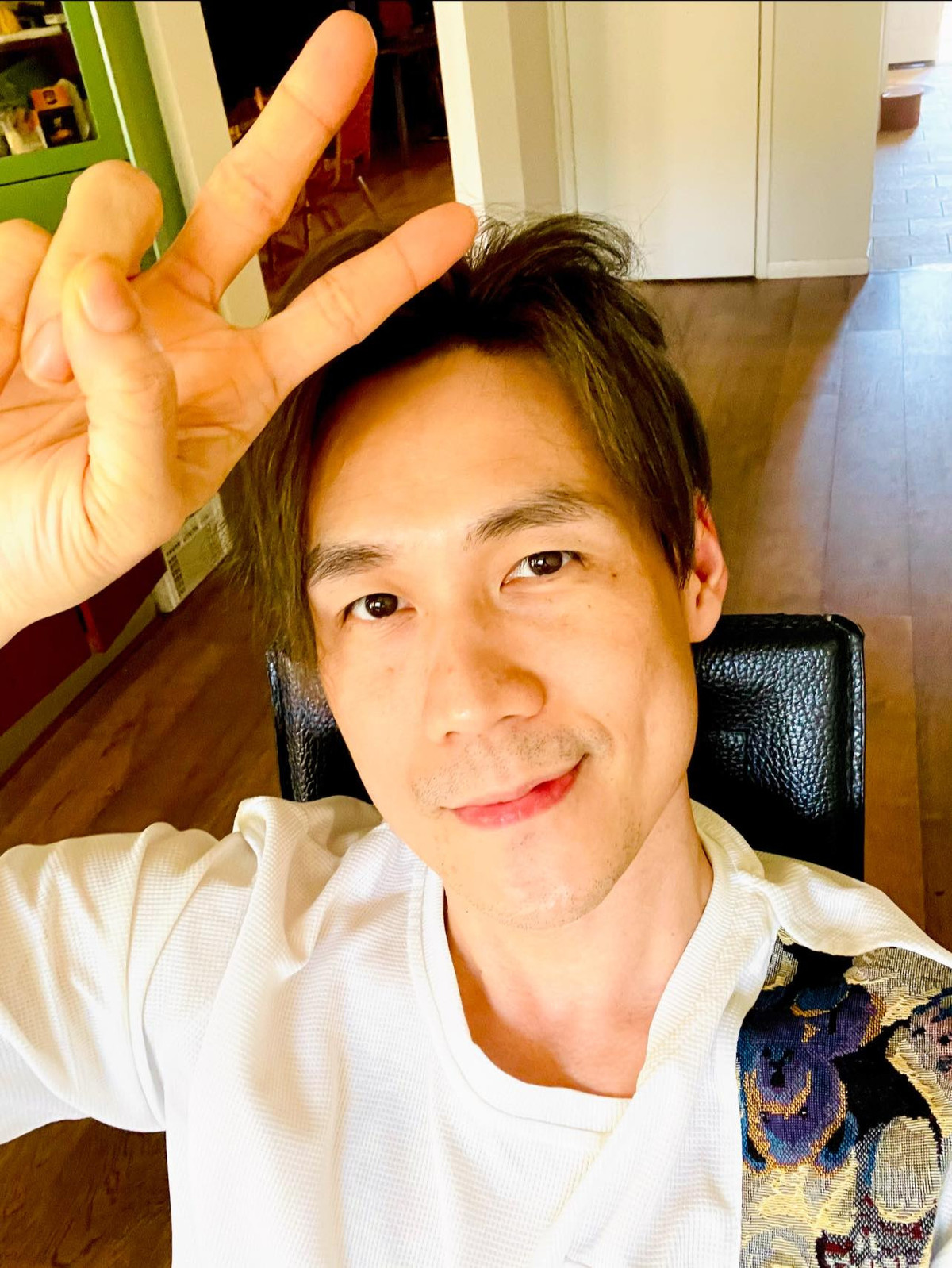 Ca sĩ Khánh Phương đi diễn ở Australia.