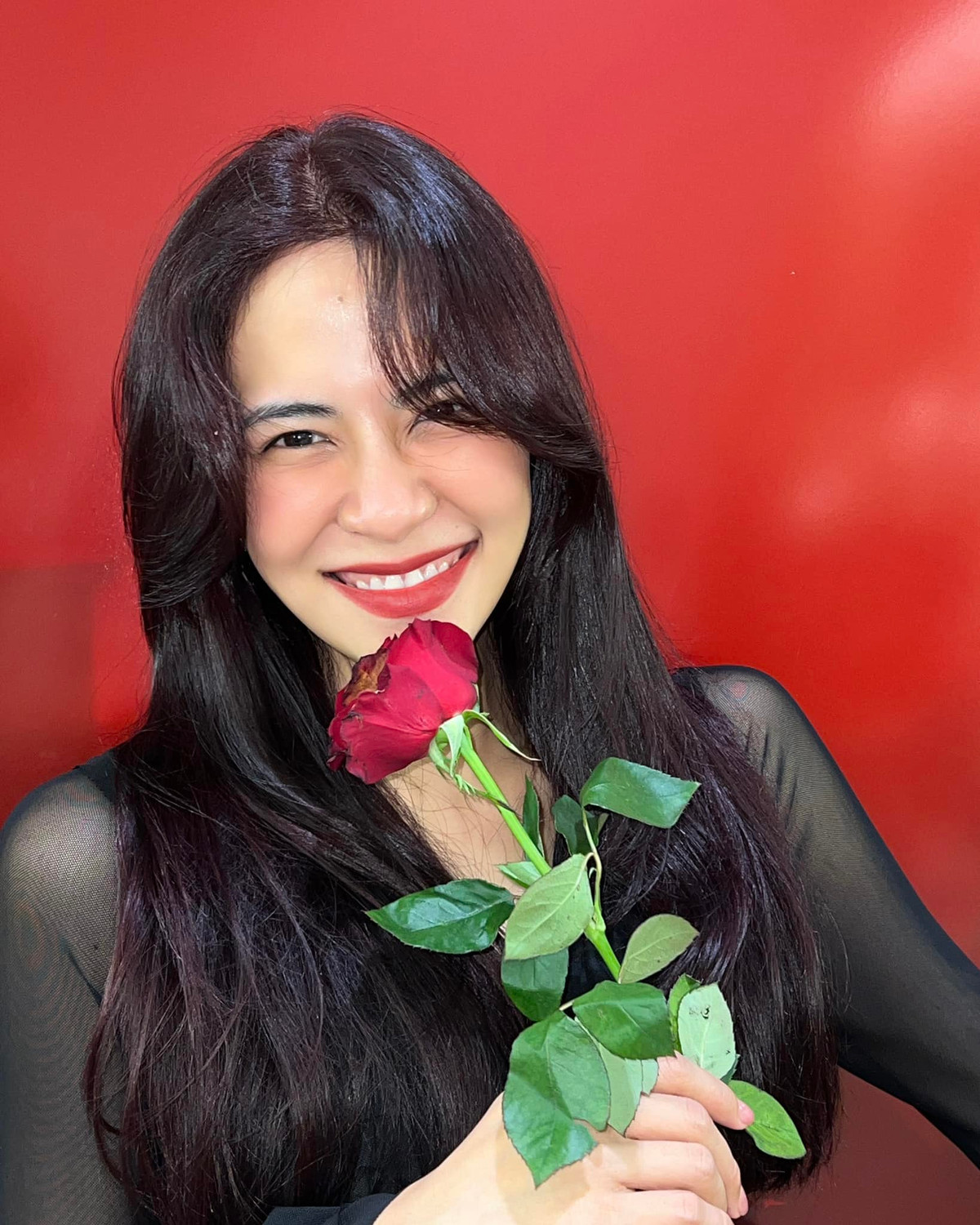 Ca sĩ Hà Nhi khoe kiểu tóc mới. Ảnh: FB Hà Nhi