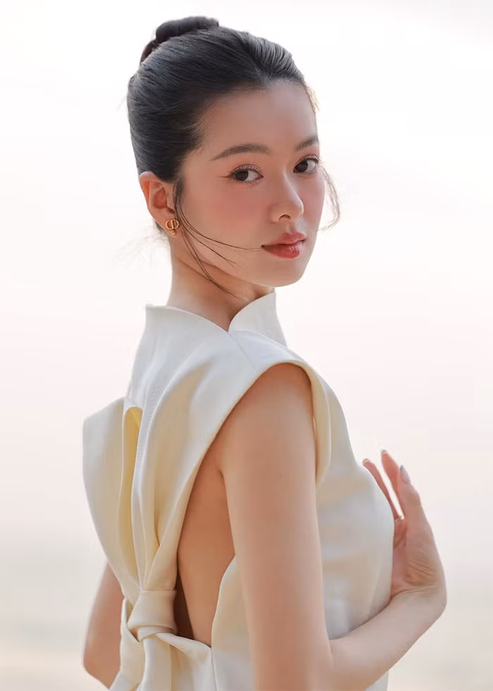 Nữ diễn viên 27 tuổi sở hữu khuôn mặt xinh xắn, ngoại hình đẹp mắt. (Ảnh: FB Yên Đan)