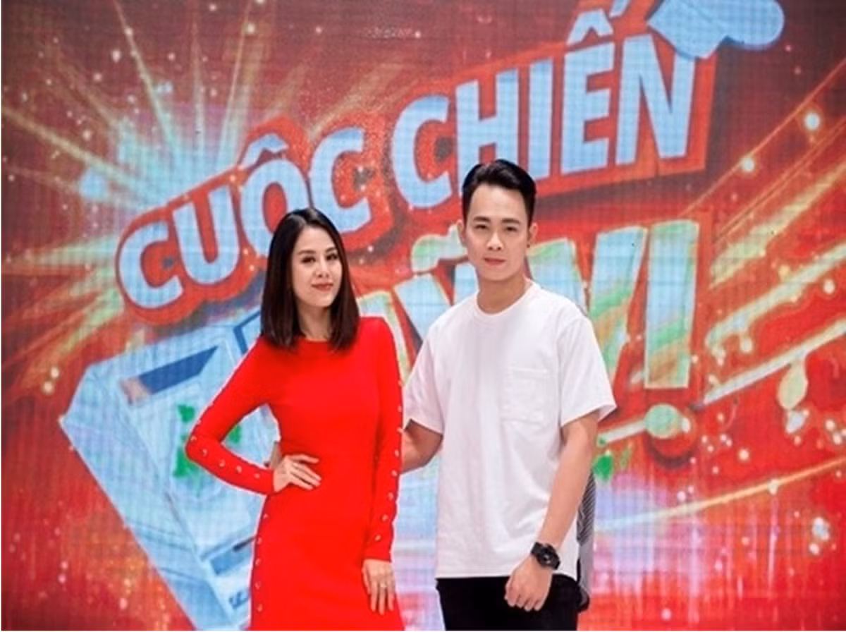 Nam Thư cũng từng vướng tin đồn tình cảm với quán quân Cười xuyên Việt 2016 Anh Tú. Trong cuộc phỏng vấn, Anh Tú khẳng định, anh và Nam Thư chỉ là đồng nghiệp. Ảnh: Vietnamnet