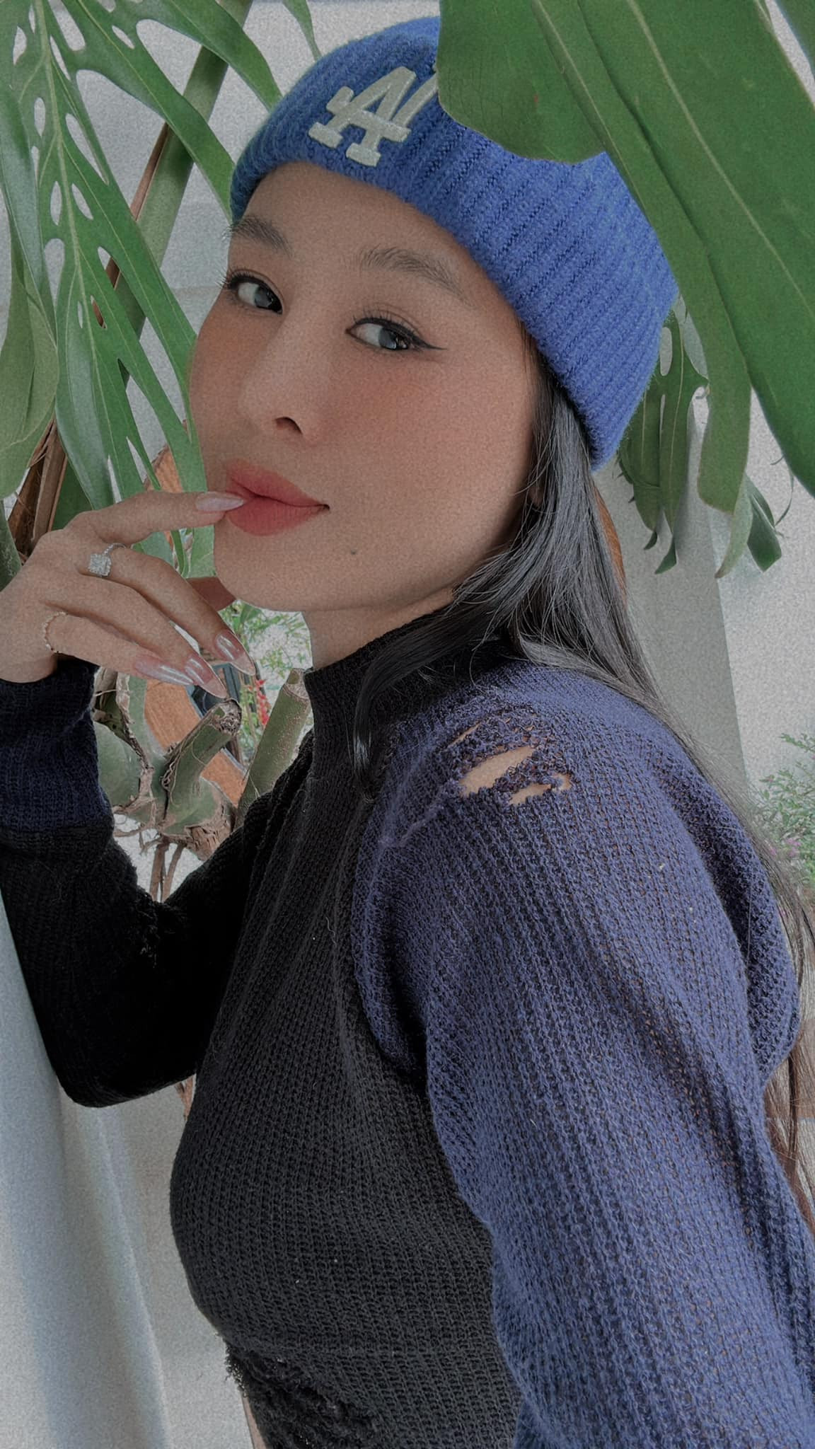 Không chỉ đóng kịch, Nam Thư còn lấn sân hoạt động ở lĩnh vực phim ảnh, MC... Nữ diễn viên từng tham gia nhiều phim truyền hình và phim điện ảnh như: Xóm Gà, Lật mặt 1, Taxi, em tên gì?, Chạy đi rồi tính, Quỷ cẩu... Ngoài ra, cô cũng xuất hiện ở nhiều gameshow truyền hình. Ảnh: FBNV