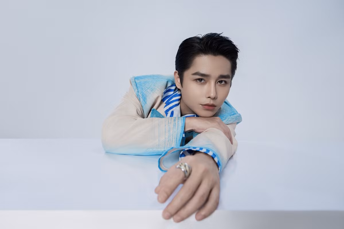 Anh tốt nghiệp ngành Đông Phương học tại trường Đại học Khoa học, Đại học Huế. Trước khi chuyển hướng làm nhạc, Tăng Duy Tân từng là hướng dẫn viên du lịch. Ảnh: FB Tăng Duy Tân