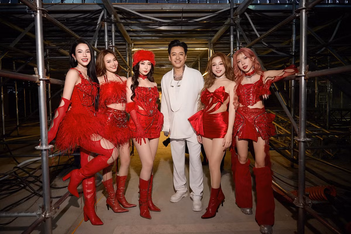 Ninh Dương Lan Ngọc đăng ảnh hậu trường concert "Anh trai vượt ngàn chông gai". Ảnh: FB Ninh Dương Lan Ngọc