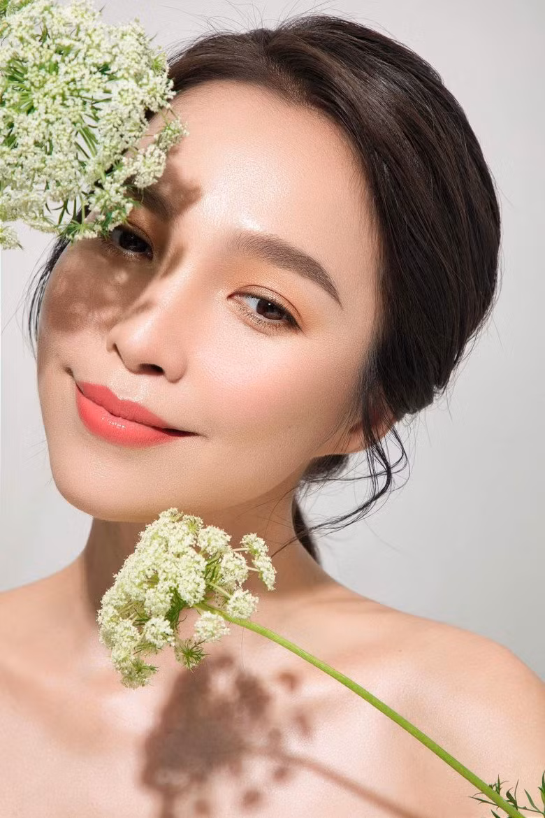 “Mẹ đơn thân” Hiền Thục “lão hoá ngược” ở tuổi 43 “Me don than” Hien Thuc “lao hoa nguoc” o tuoi 43