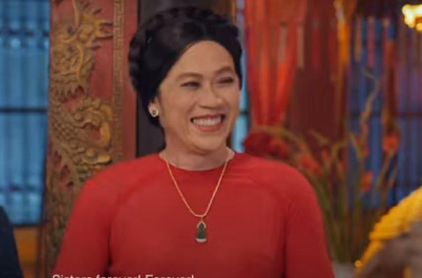 Việc Hoài Linh trở lại với điện ảnh tiếp tục nhận được sự quan tâm của công chúng. Năm 2022, Hoài Linh đóng phim điện ảnh "Mến gái miền Tây". Phim không thành công về mặt doanh thu. Ảnh: NSX.