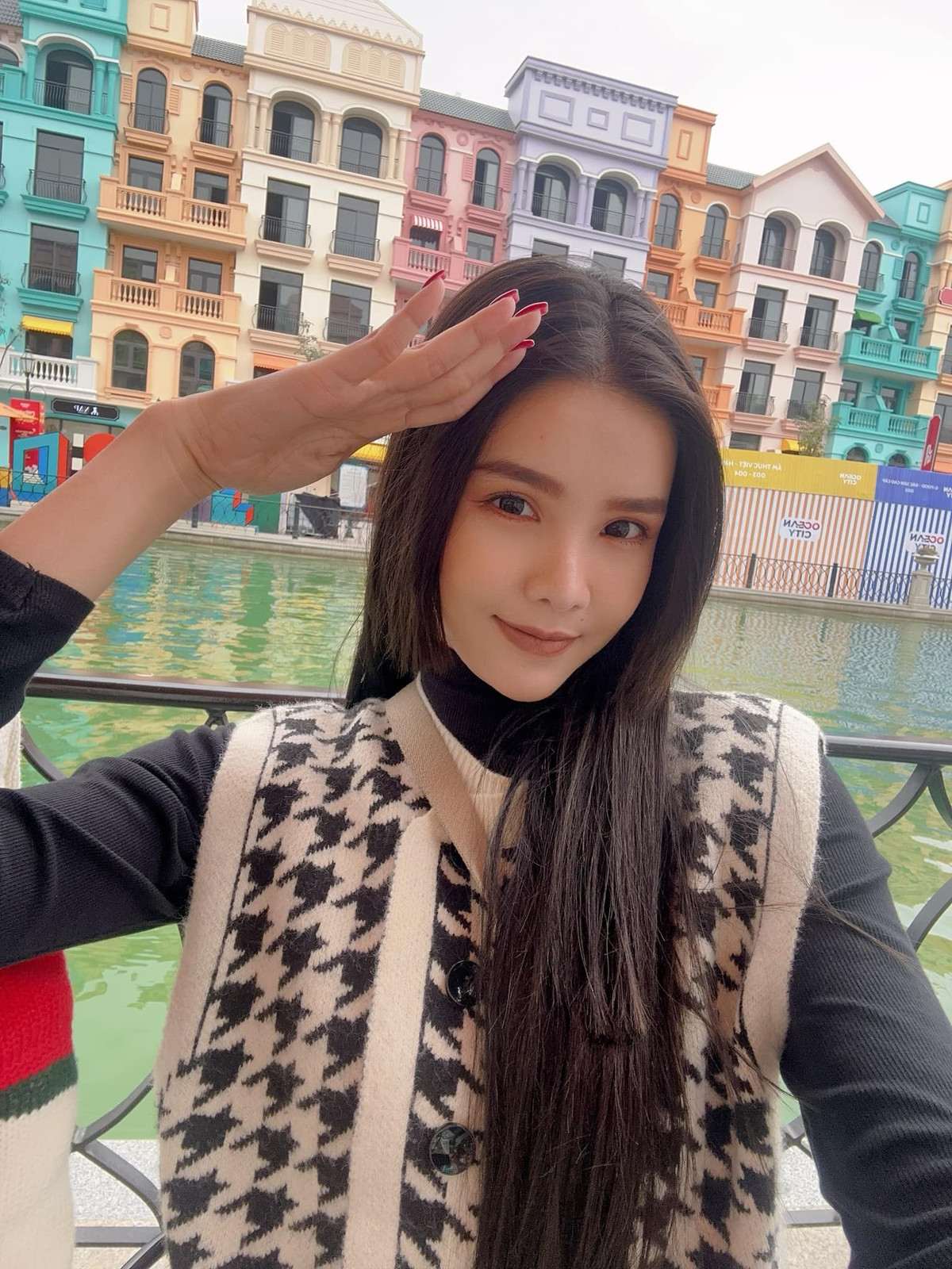 Trước khi lập gia đình Kỳ Hân từng là một người mẫu, diễn viên đắt show. Ảnh: FBNV