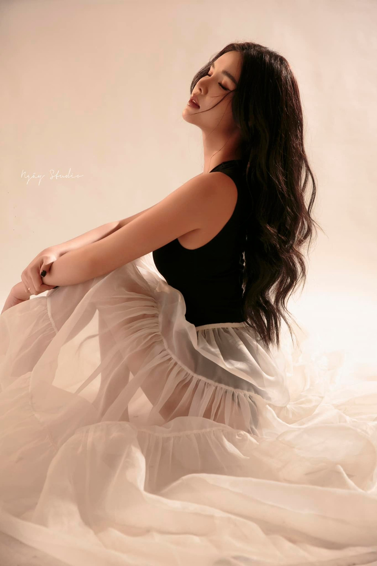 Trong quá khứ, Kỳ Hân từng nâng mũi, lăn kim da. Ảnh: FBNV