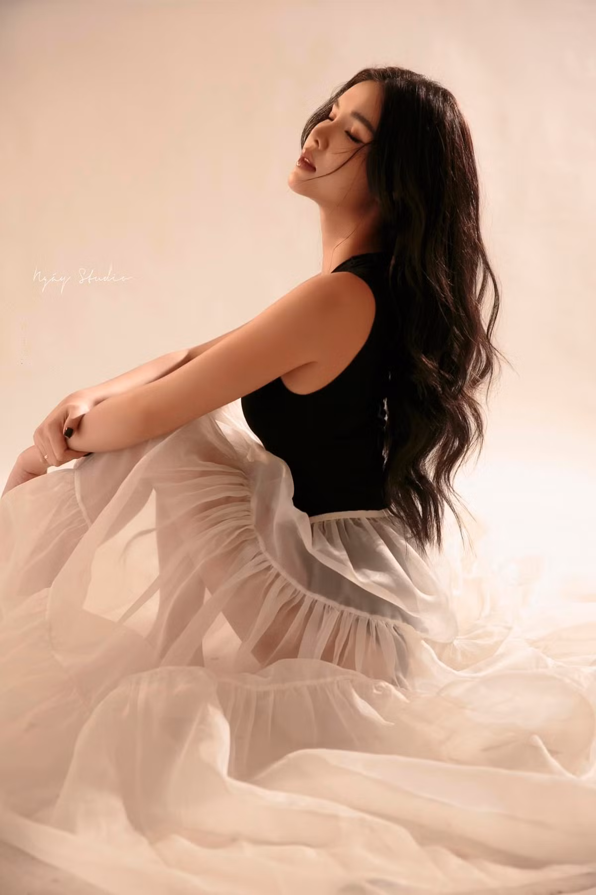 Trong quá khứ, Kỳ Hân từng nâng mũi, lăn kim da. Ảnh: FBNV