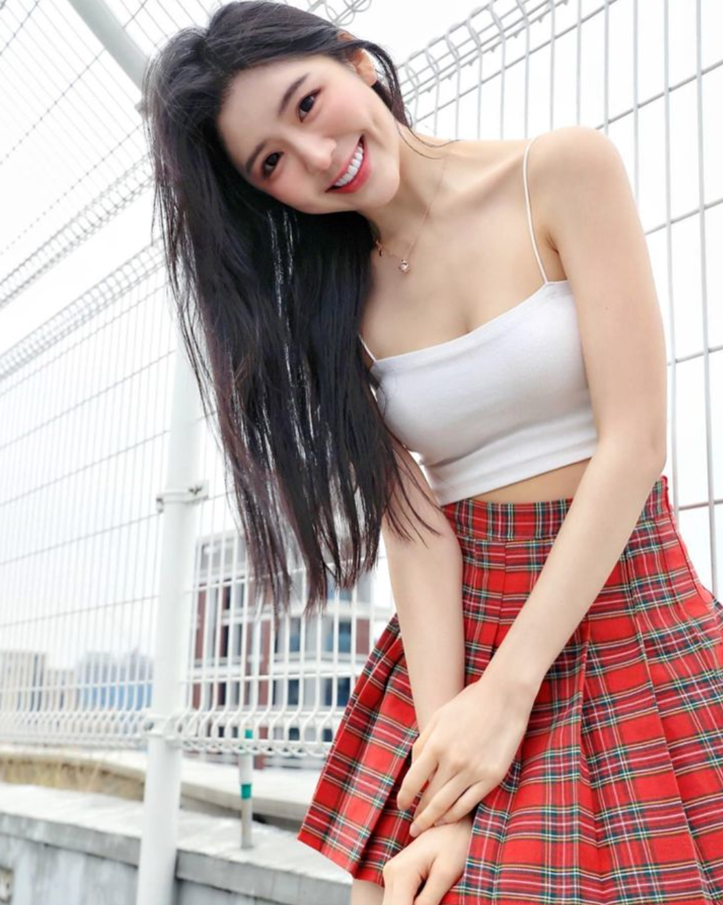 Cô nàng không chạy theo những xu hướng nhất thời mà luôn trung thành với phong cách của riêng mình. Ảnh: IG angelachong_99